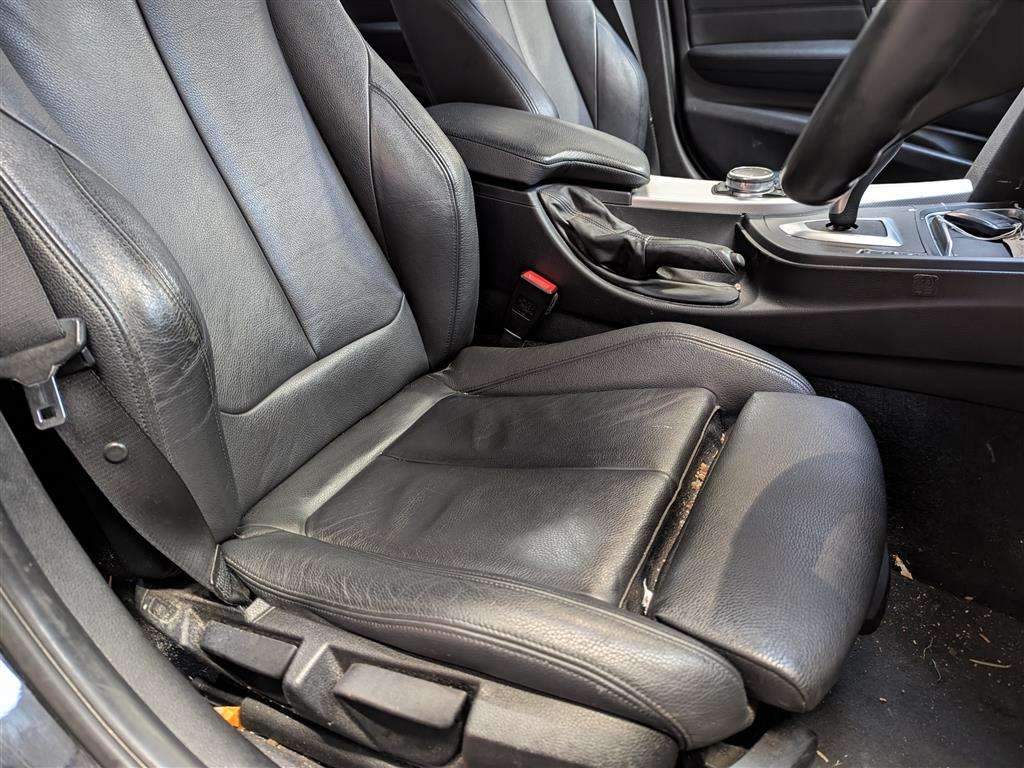 <p>2015 BMW 320D M SPORT AUTO</p>