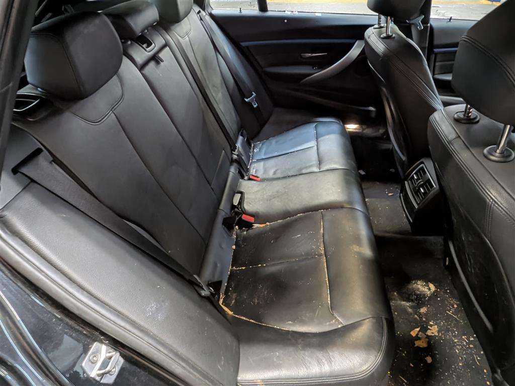 <p>2015 BMW 320D M SPORT AUTO</p>