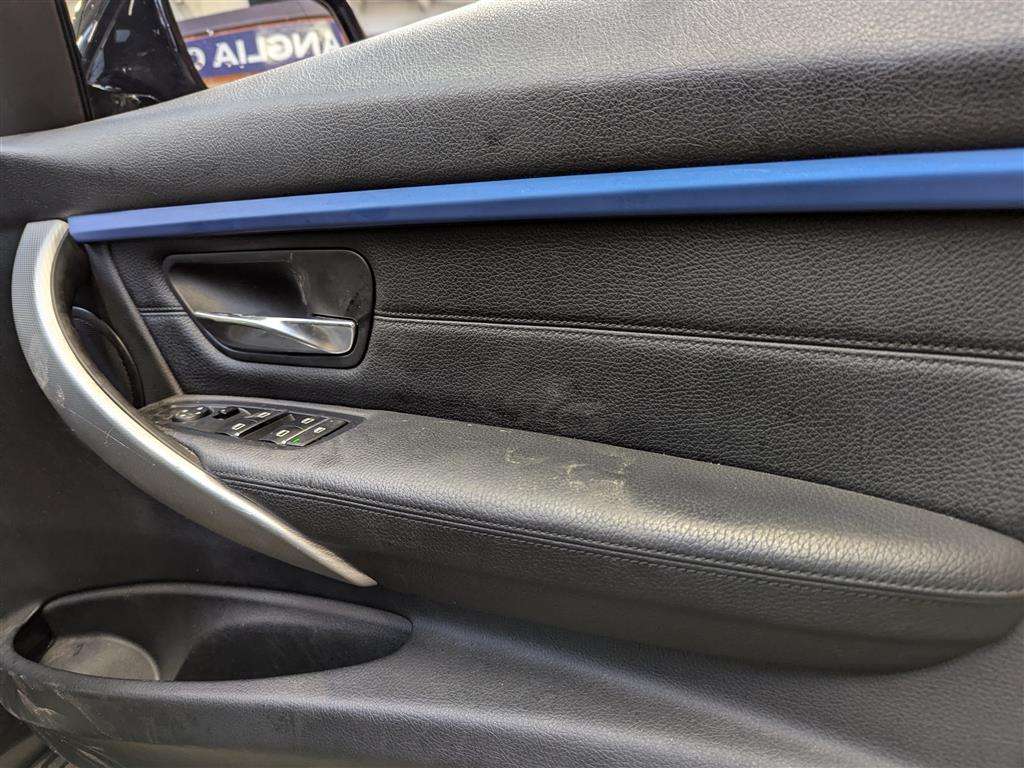 <p>2015 BMW 320D M SPORT AUTO</p>