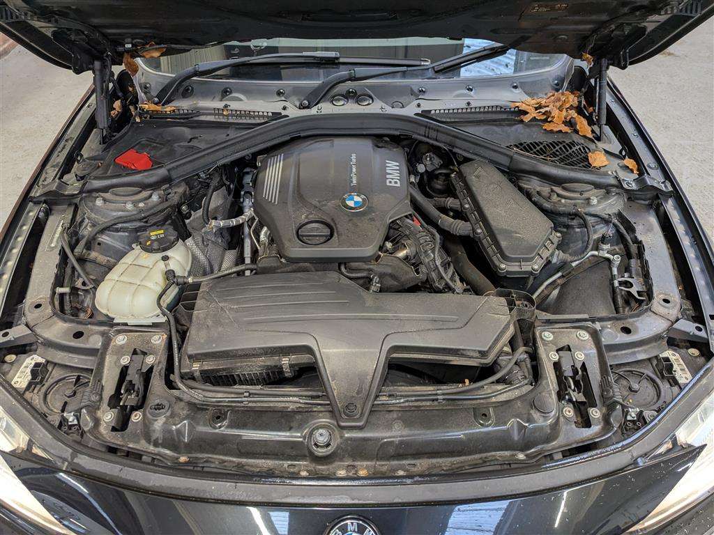 <p>2015 BMW 320D M SPORT AUTO</p>