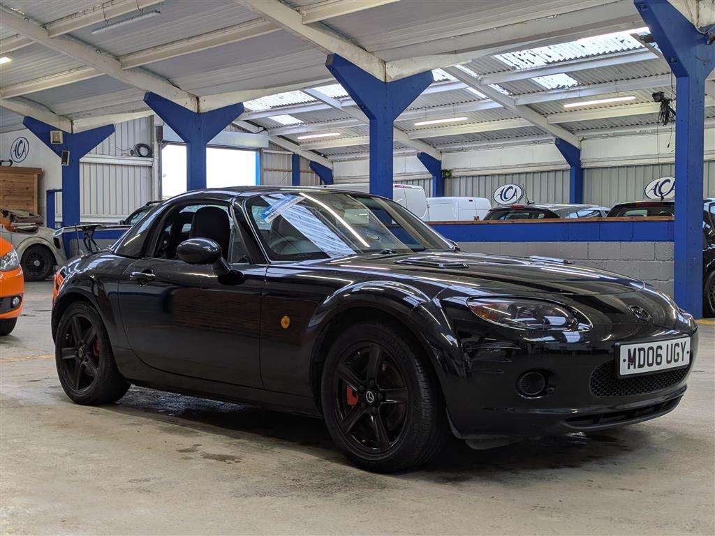 <p>2006 MAZDA MX-5</p>