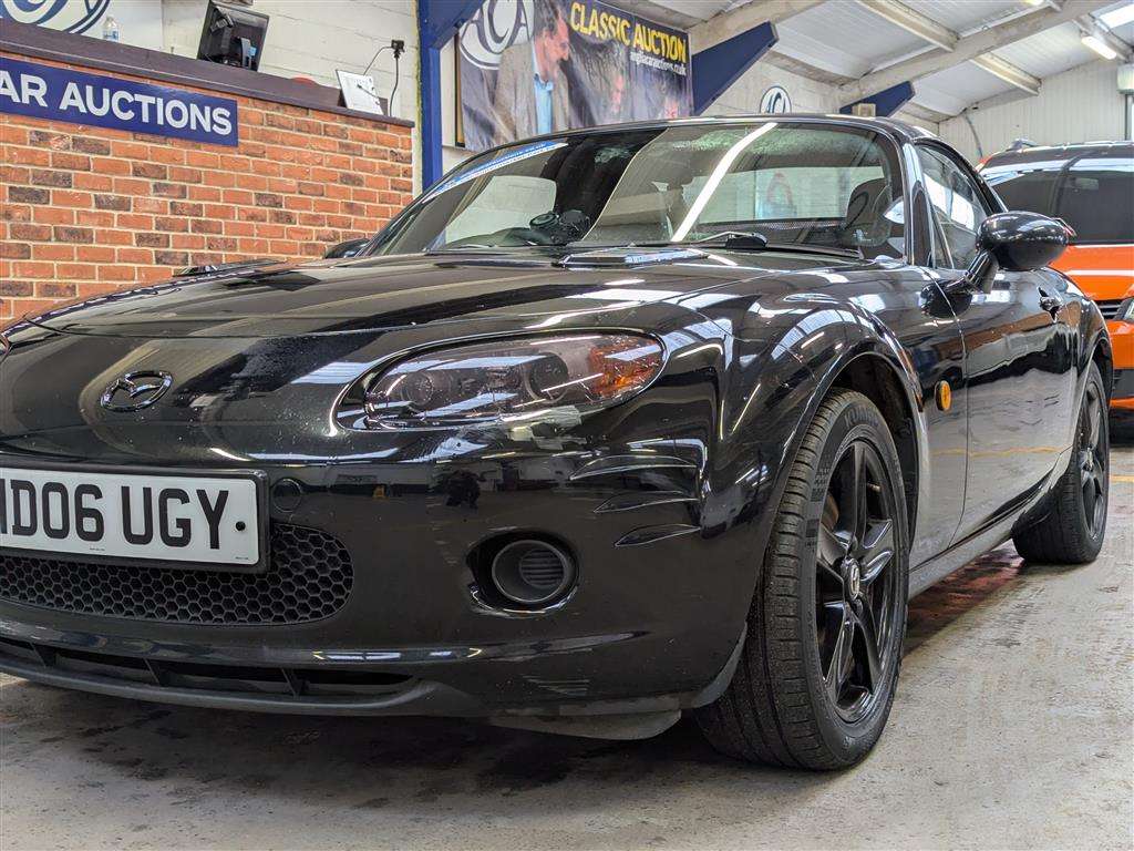 <p>2006 MAZDA MX-5</p>