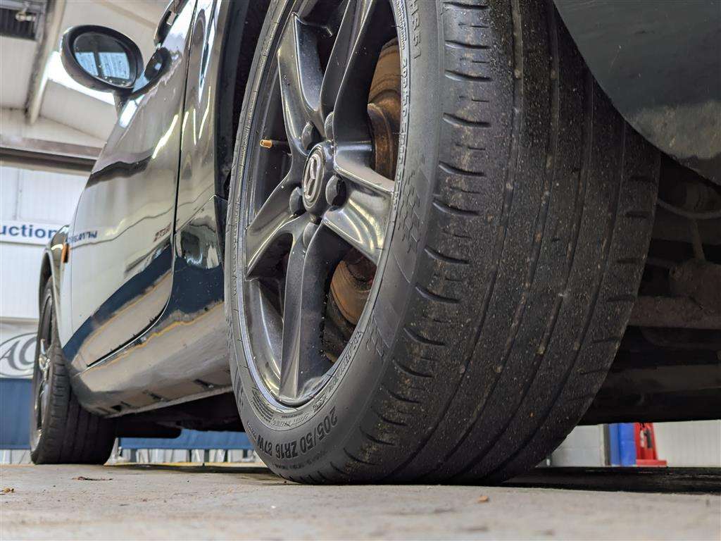 <p>2006 MAZDA MX-5</p>