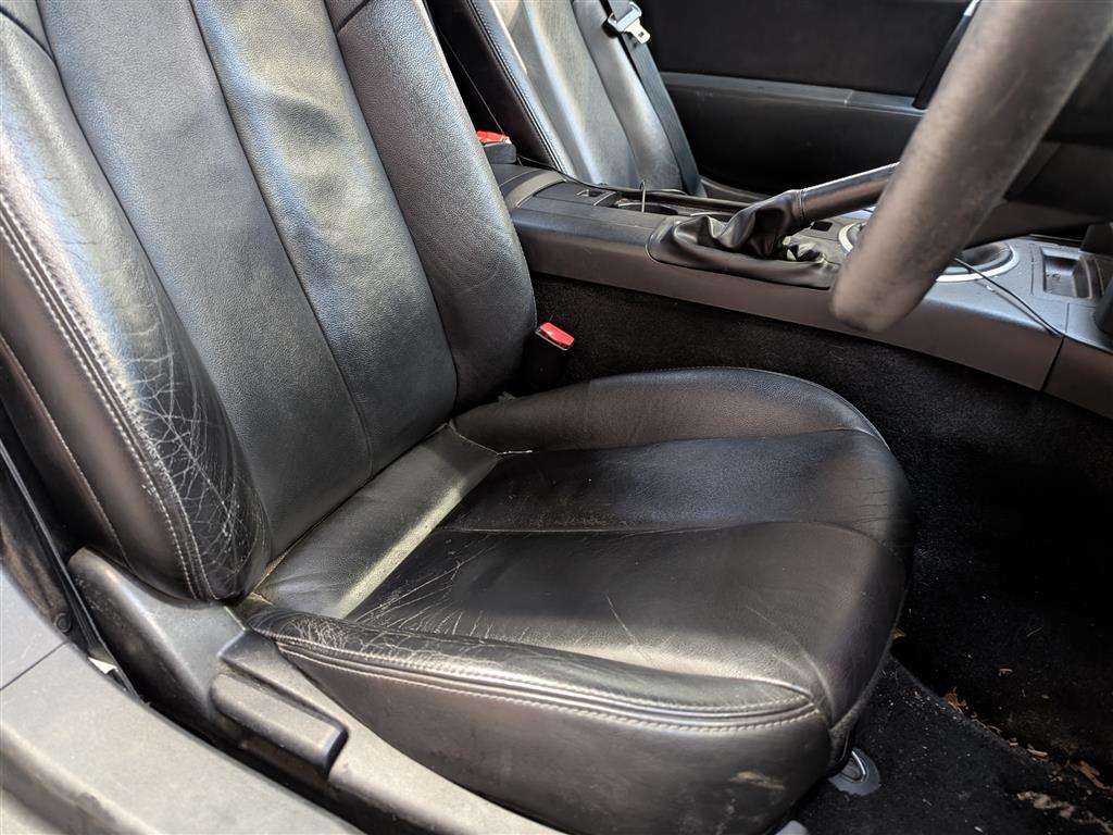 <p>2006 MAZDA MX-5</p>