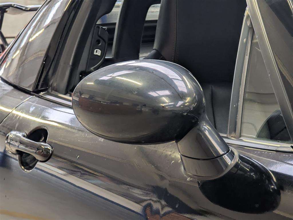 <p>2006 MAZDA MX-5</p>