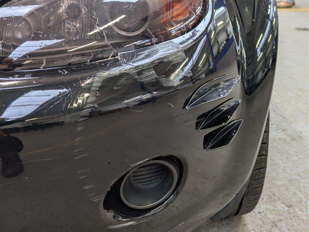 <p>2006 MAZDA MX-5</p>