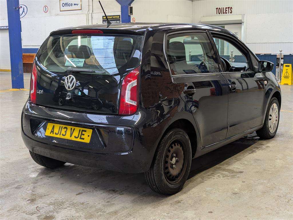 <p>2013 VOLKSWAGEN MOVE UP</p>