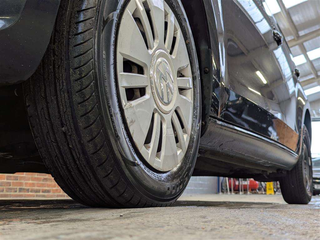 <p>2013 VOLKSWAGEN MOVE UP</p>