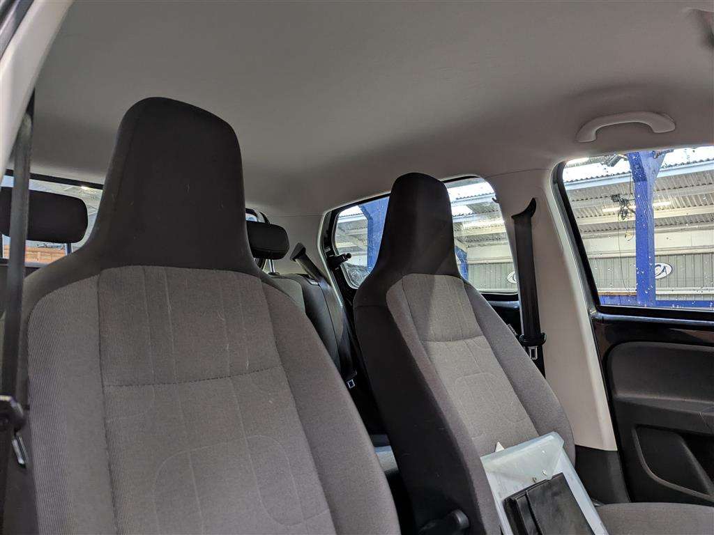 <p>2013 VOLKSWAGEN MOVE UP</p>