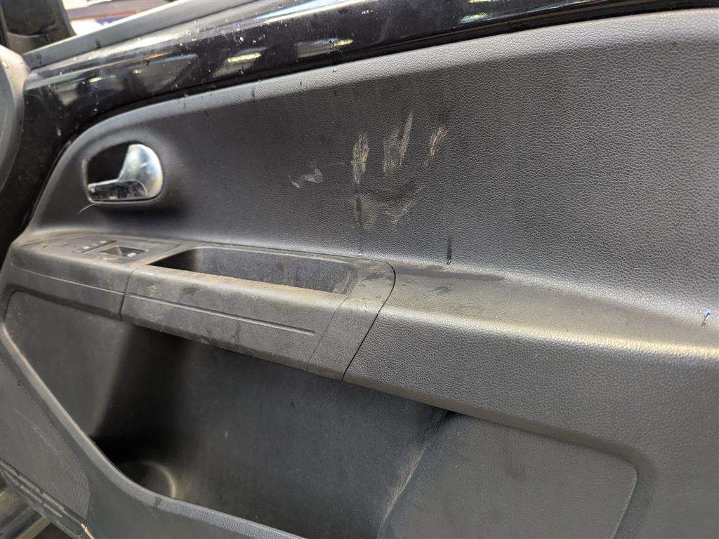 <p>2013 VOLKSWAGEN MOVE UP</p>