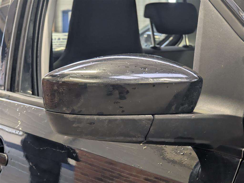 <p>2013 VOLKSWAGEN MOVE UP</p>