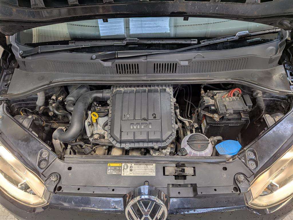 <p>2013 VOLKSWAGEN MOVE UP</p>