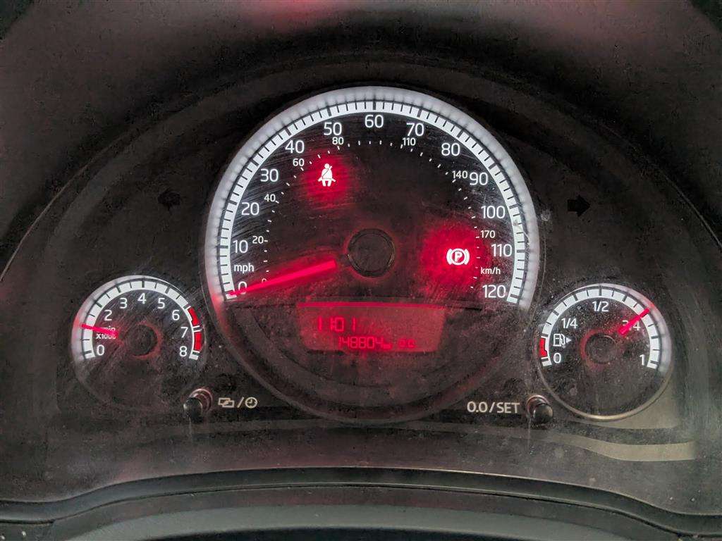 <p>2013 VOLKSWAGEN MOVE UP</p>