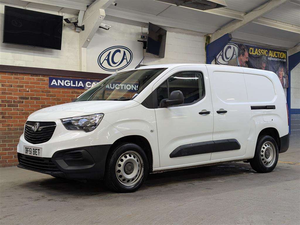 <p>2021 VAUXHALL COMBO 2300 DYNAMIC TD</p>