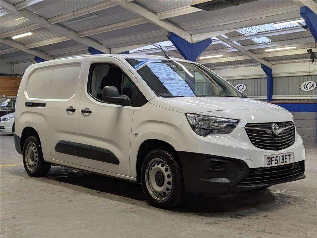 <p>2021 VAUXHALL COMBO 2300 DYNAMIC TD</p>