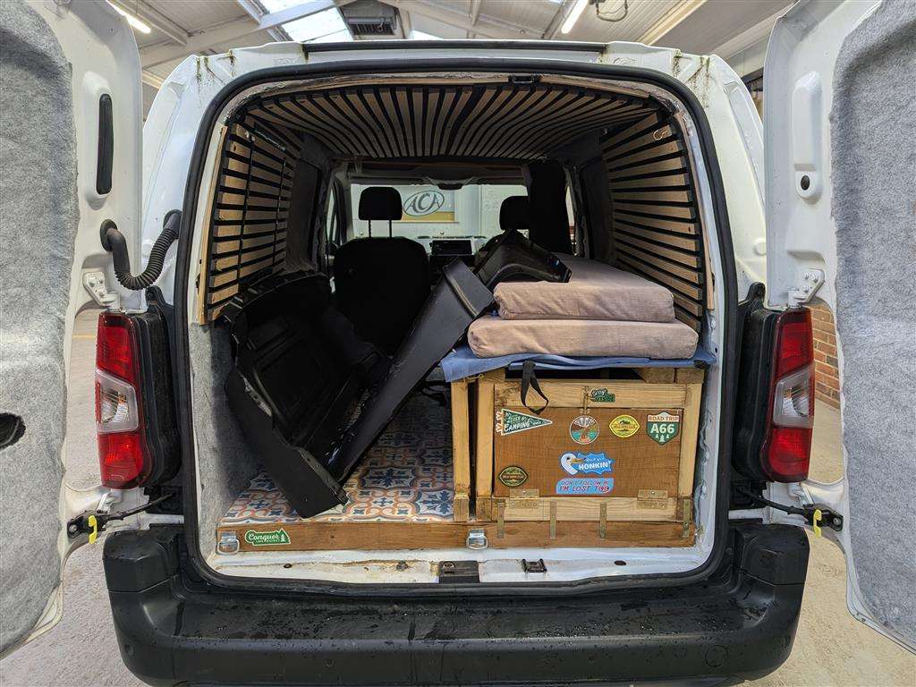 <p>2021 VAUXHALL COMBO 2300 DYNAMIC TD</p>