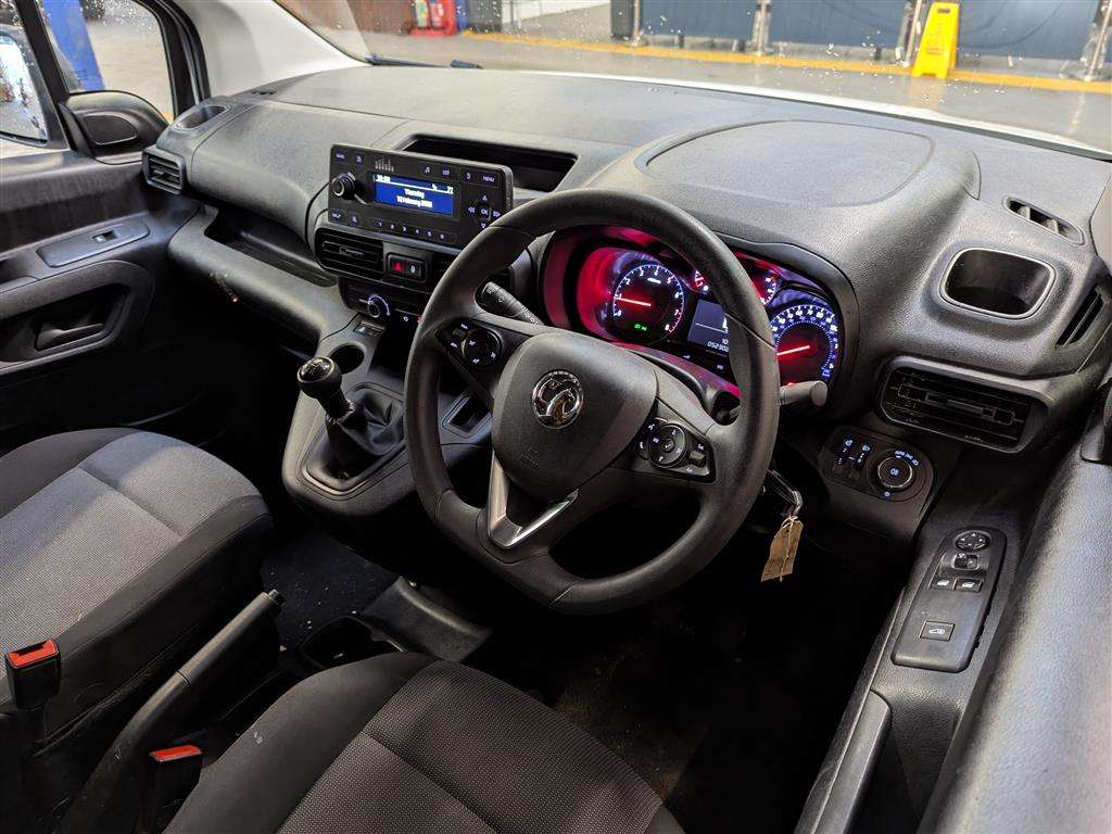 <p>2021 VAUXHALL COMBO 2300 DYNAMIC TD</p>