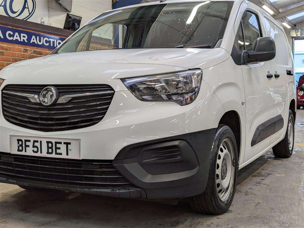 <p>2021 VAUXHALL COMBO 2300 DYNAMIC TD</p>