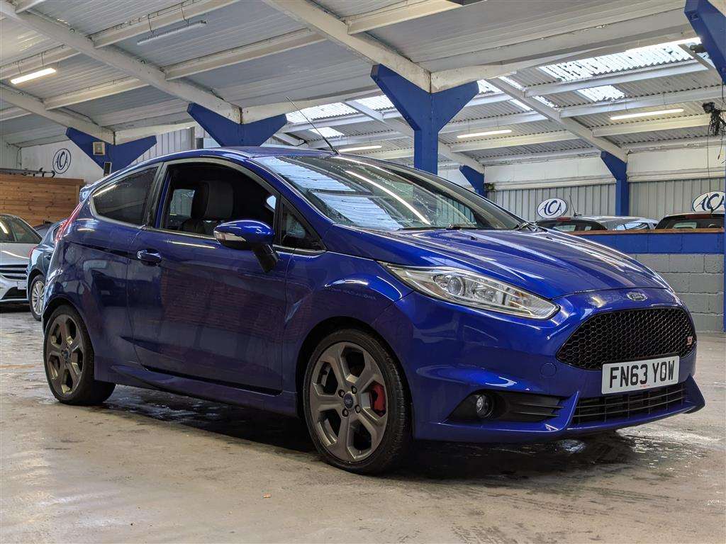 <p>2013 FORD FIESTA ST-2 TURBO</p>