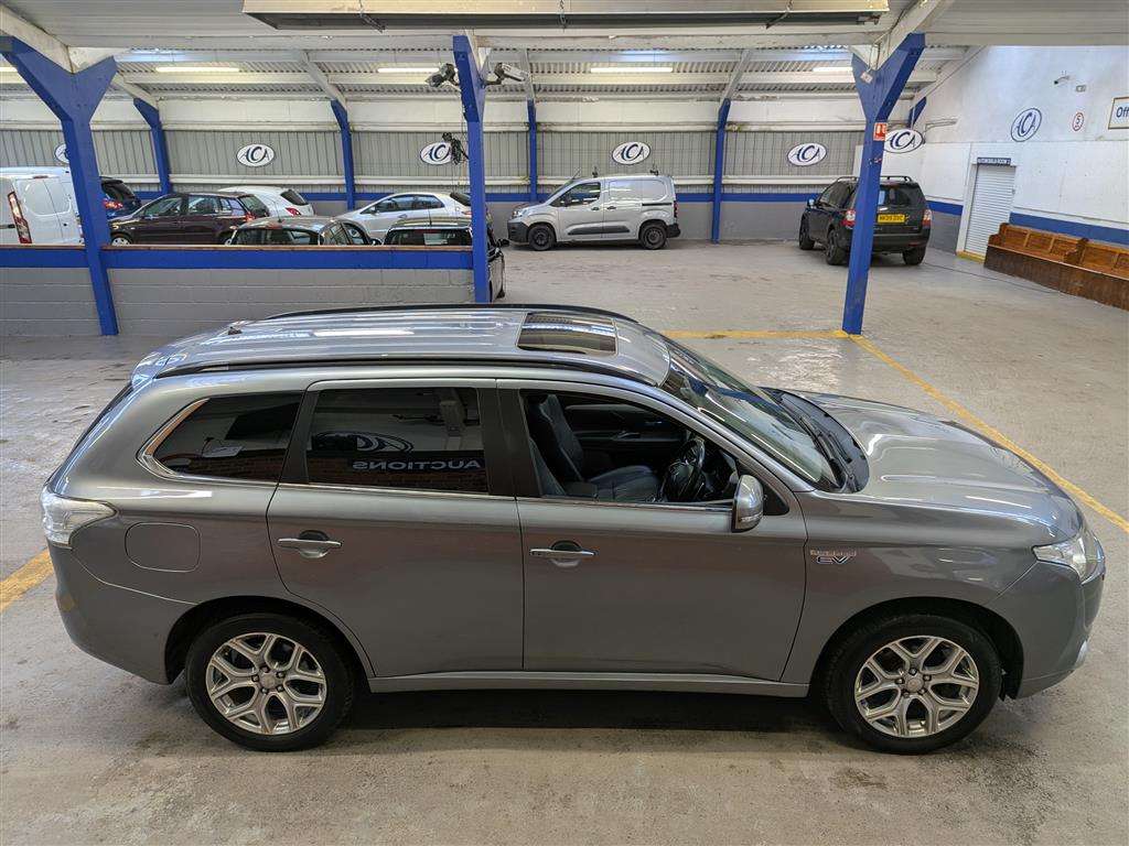 <p>2015 MITSUBISHI OUTLANDER GX 4H PHEV AUTO</p>