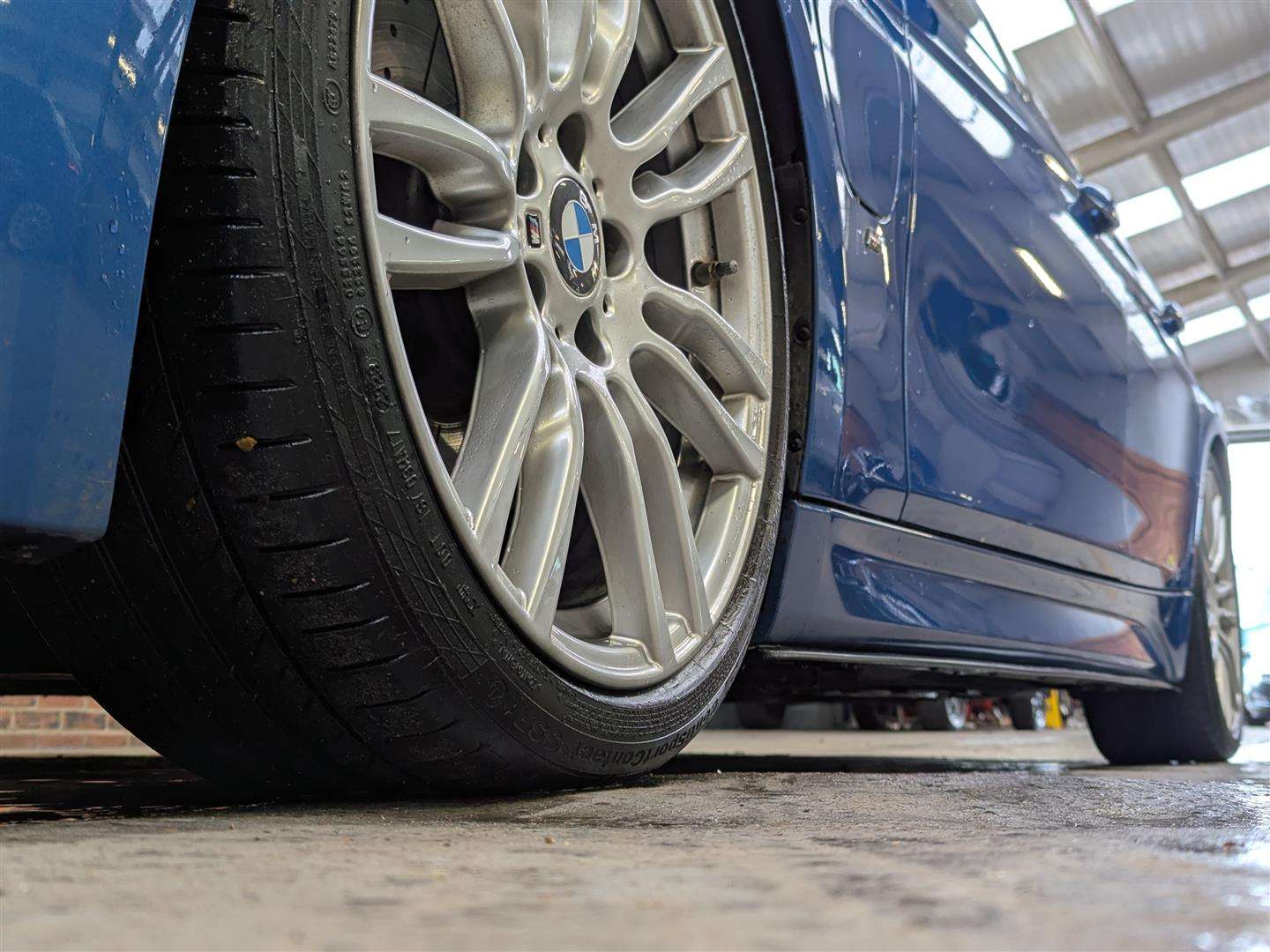 <p>2017 BMW 330E M SPORT AUTO</p>