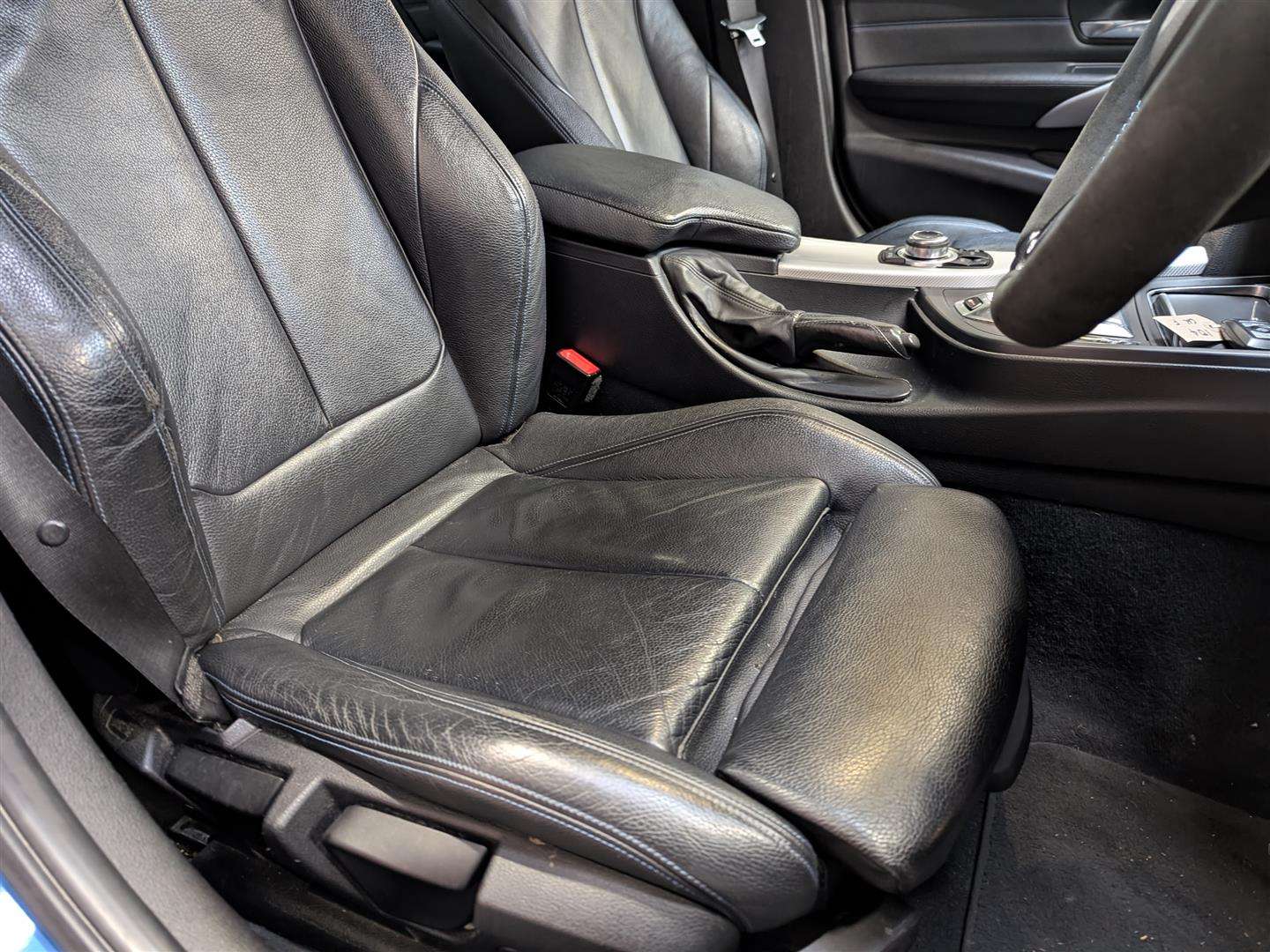 <p>2017 BMW 330E M SPORT AUTO</p>