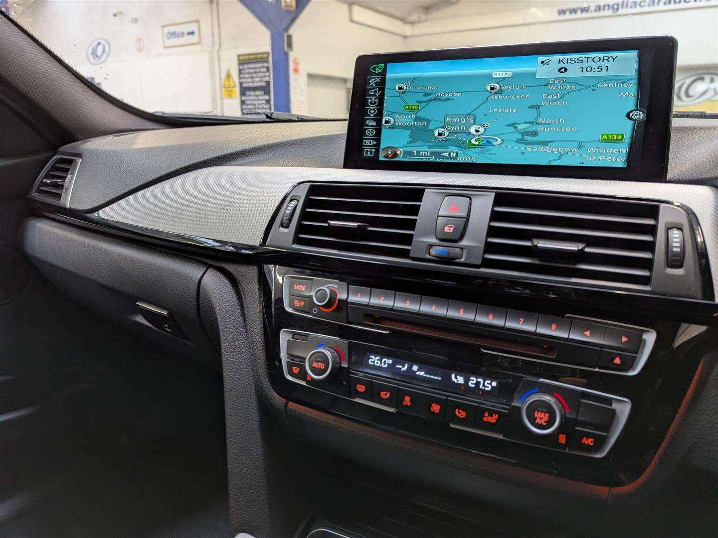 <p>2017 BMW 330E M SPORT AUTO</p>