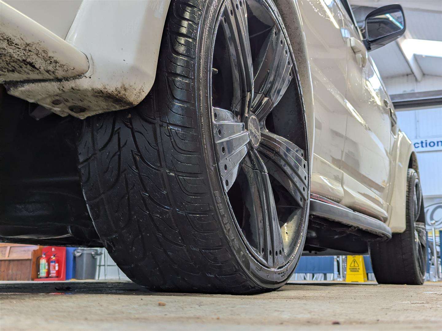 <p>2005 LAND ROVER RANGEROVER SPT TDV6 HSE A</p>