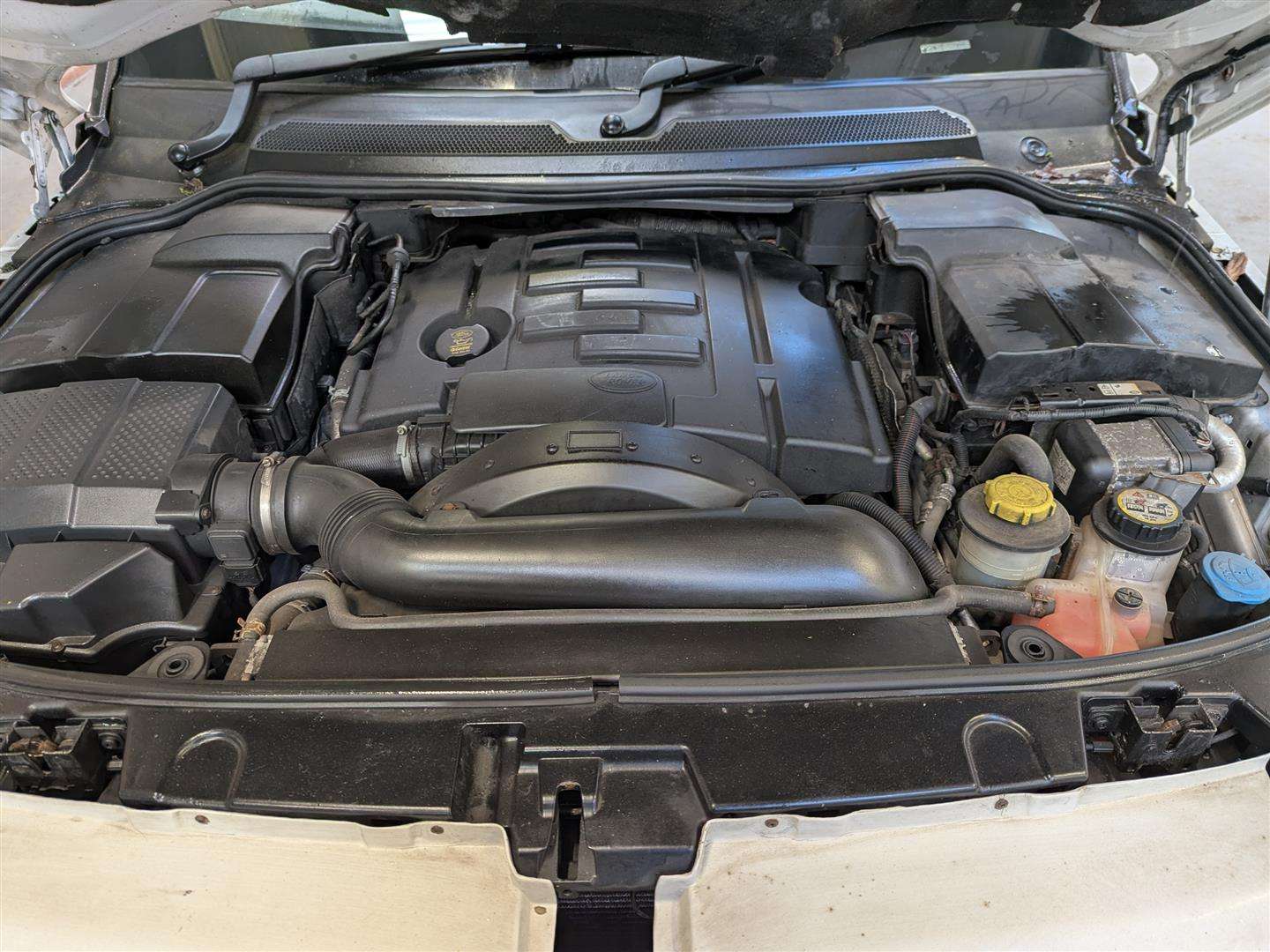 <p>2005 LAND ROVER RANGEROVER SPT TDV6 HSE A</p>