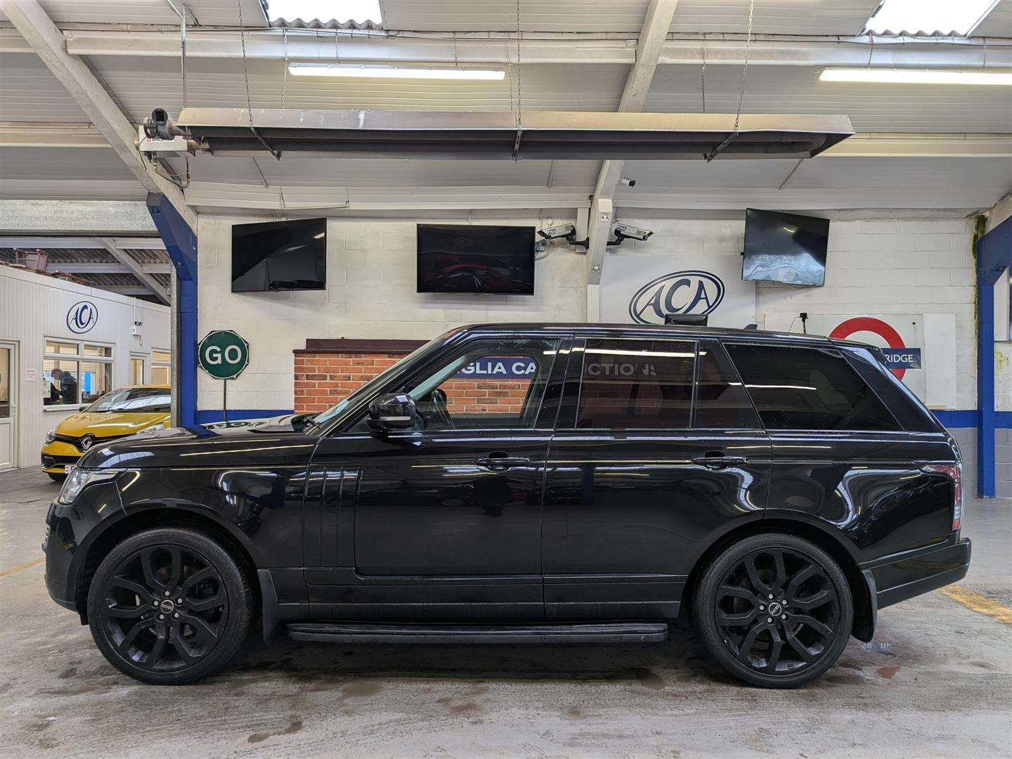 <p>2016 LAND ROVER RANGE ROVER VOGUE TDV6 AU</p>