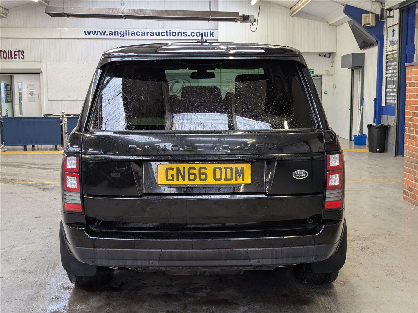 <p>2016 LAND ROVER RANGE ROVER VOGUE TDV6 AU</p>