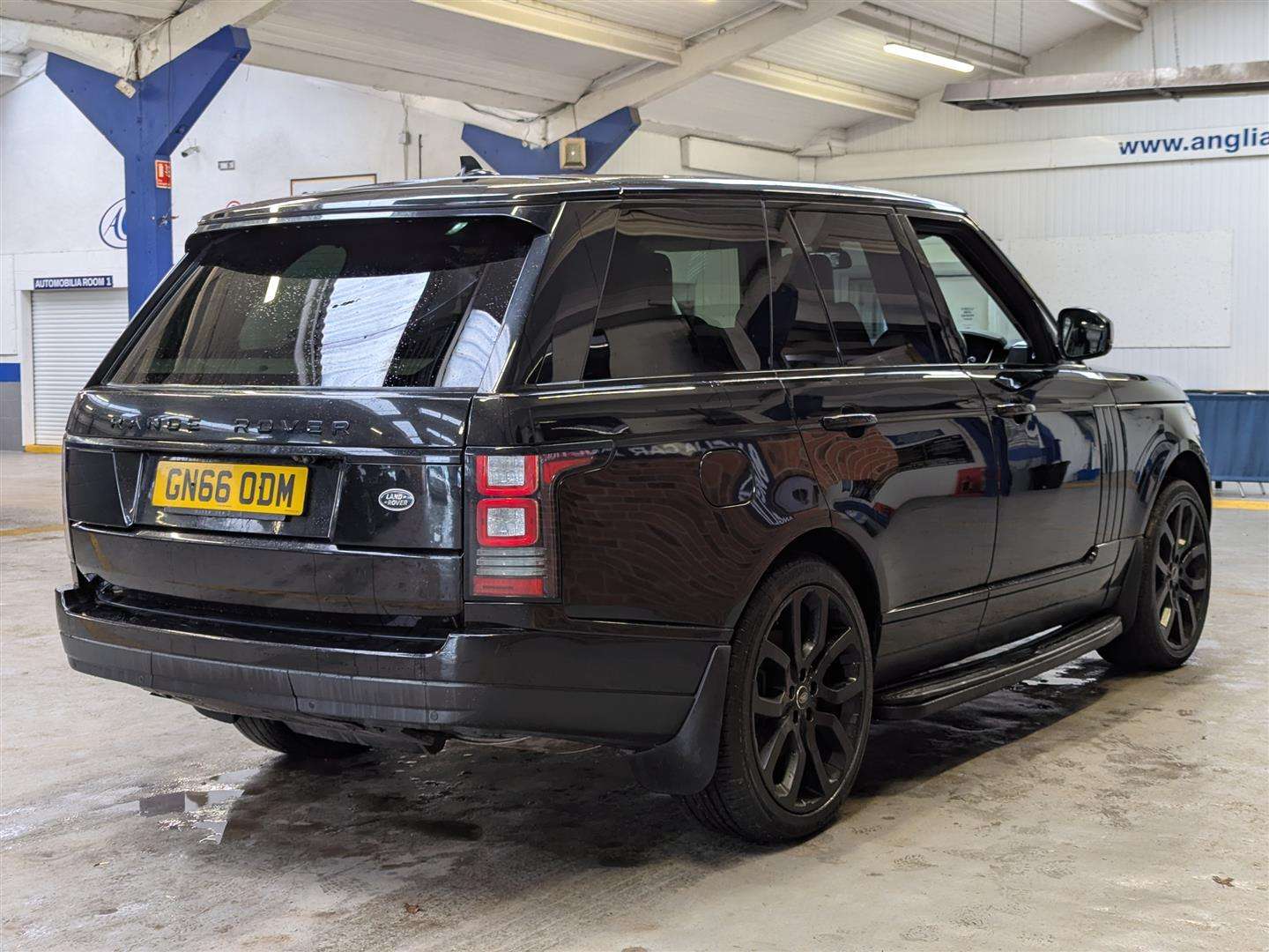 <p>2016 LAND ROVER RANGE ROVER VOGUE TDV6 AU</p>