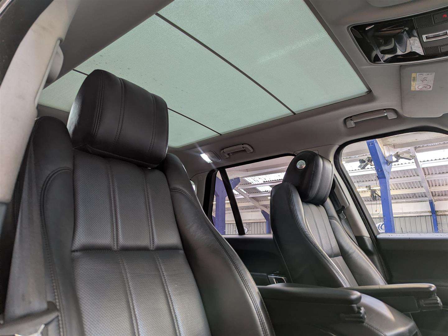 <p>2016 LAND ROVER RANGE ROVER VOGUE TDV6 AU</p>