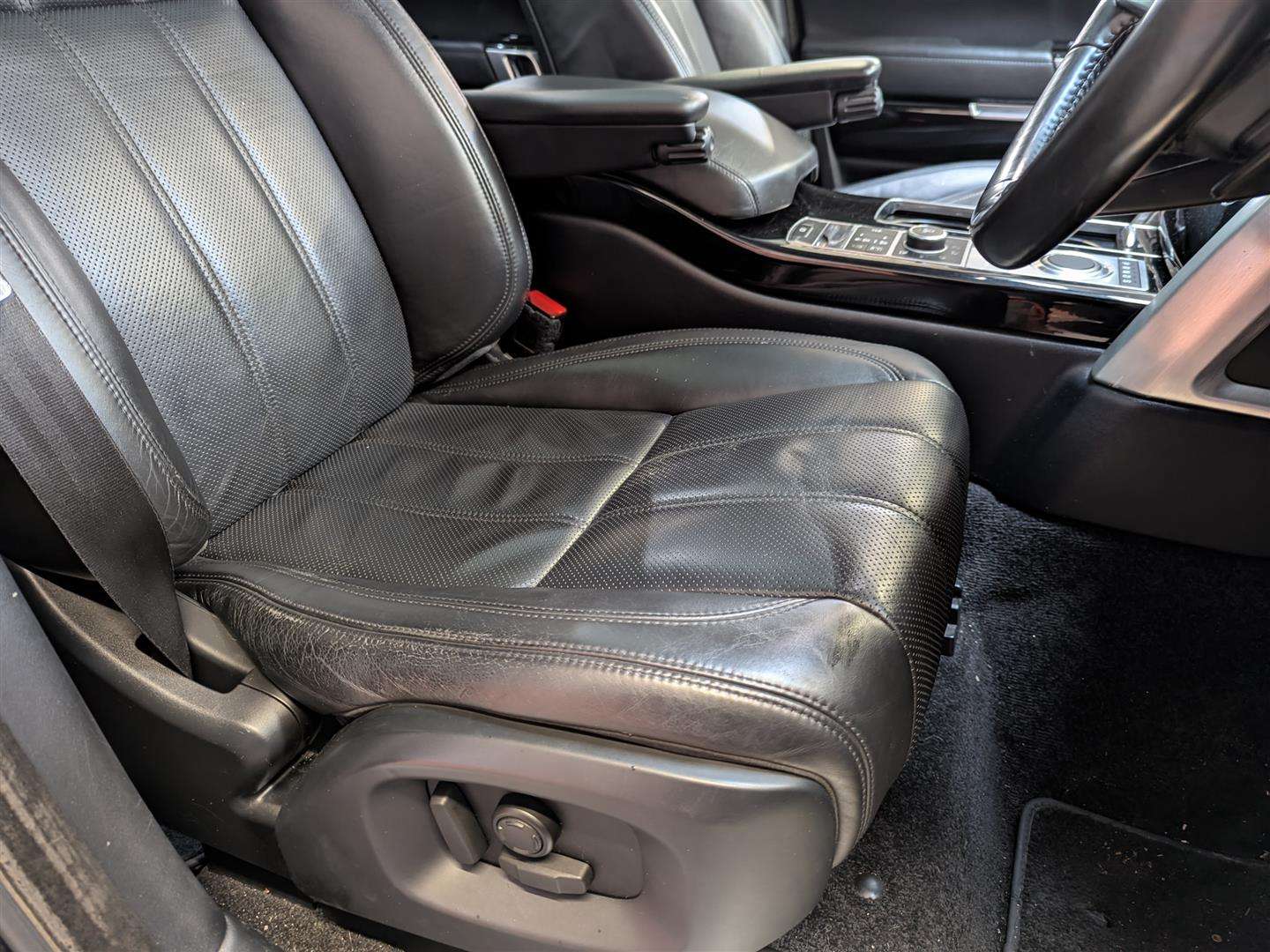 <p>2016 LAND ROVER RANGE ROVER VOGUE TDV6 AU</p>