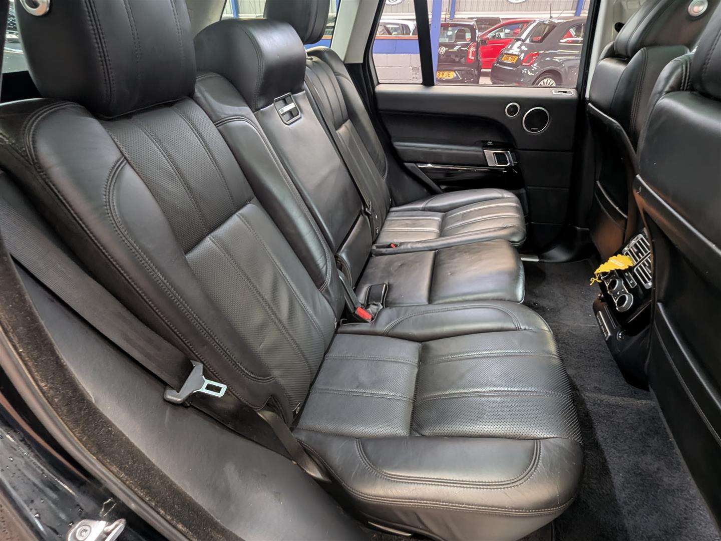 <p>2016 LAND ROVER RANGE ROVER VOGUE TDV6 AU</p>