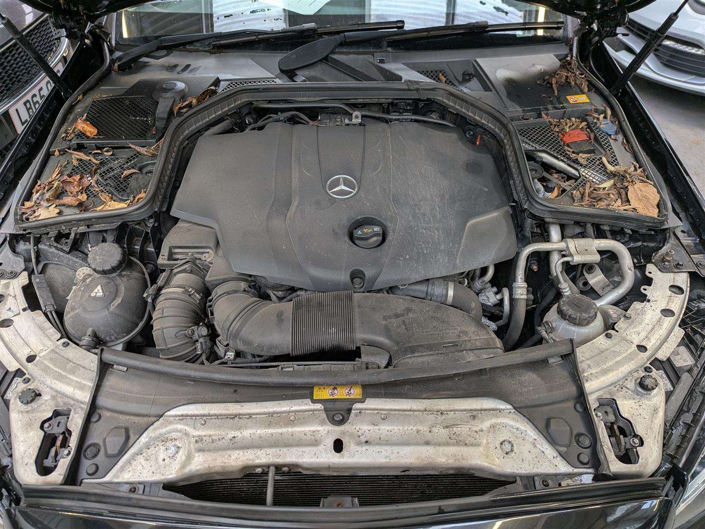 <p>2016 LAND ROVER RANGE ROVER VOGUE TDV6 AU</p>