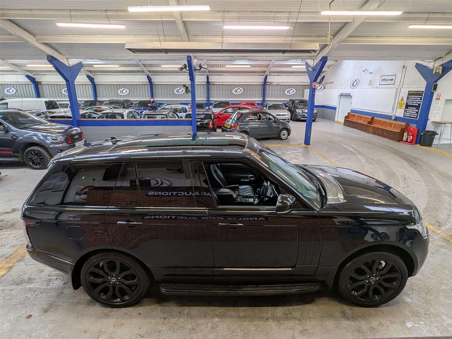 <p>2016 LAND ROVER RANGE ROVER VOGUE TDV6 AU</p>
