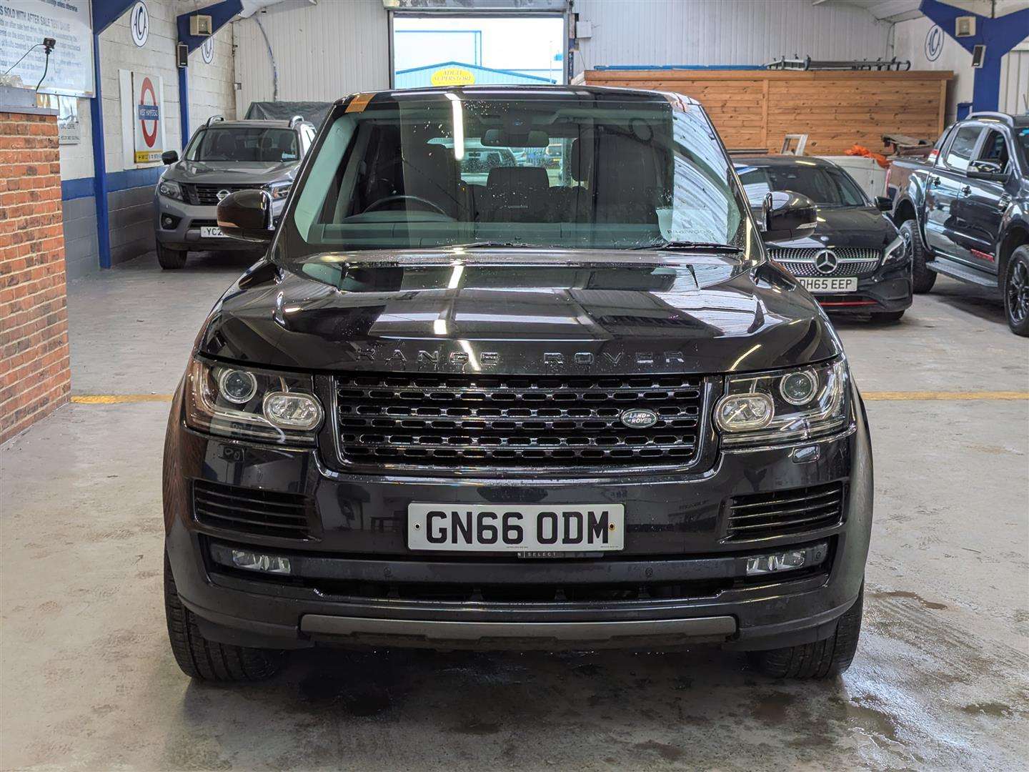 <p>2016 LAND ROVER RANGE ROVER VOGUE TDV6 AU</p>