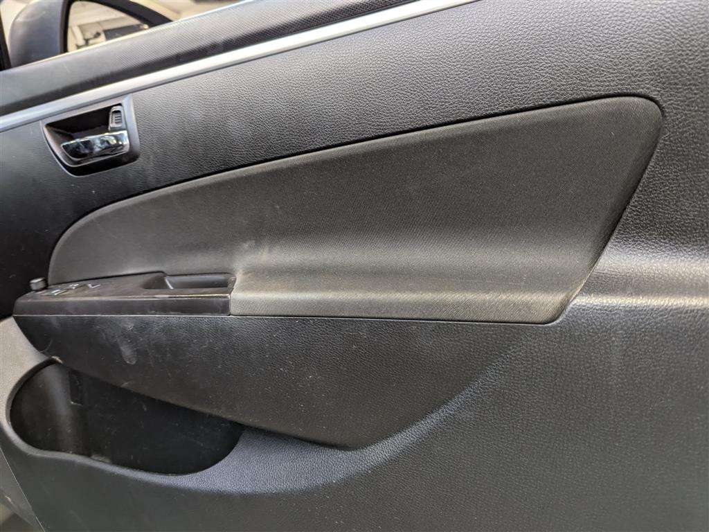 <p>2014 SUZUKI SWIFT SZ3</p>