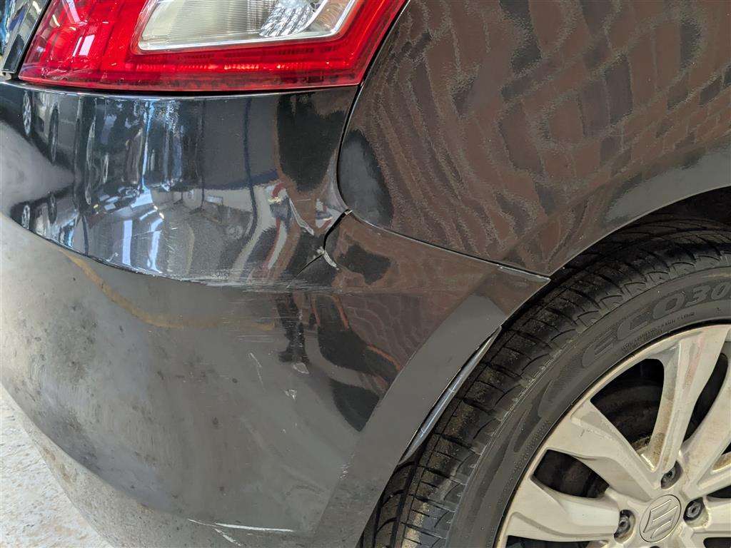 <p>2014 SUZUKI SWIFT SZ3</p>