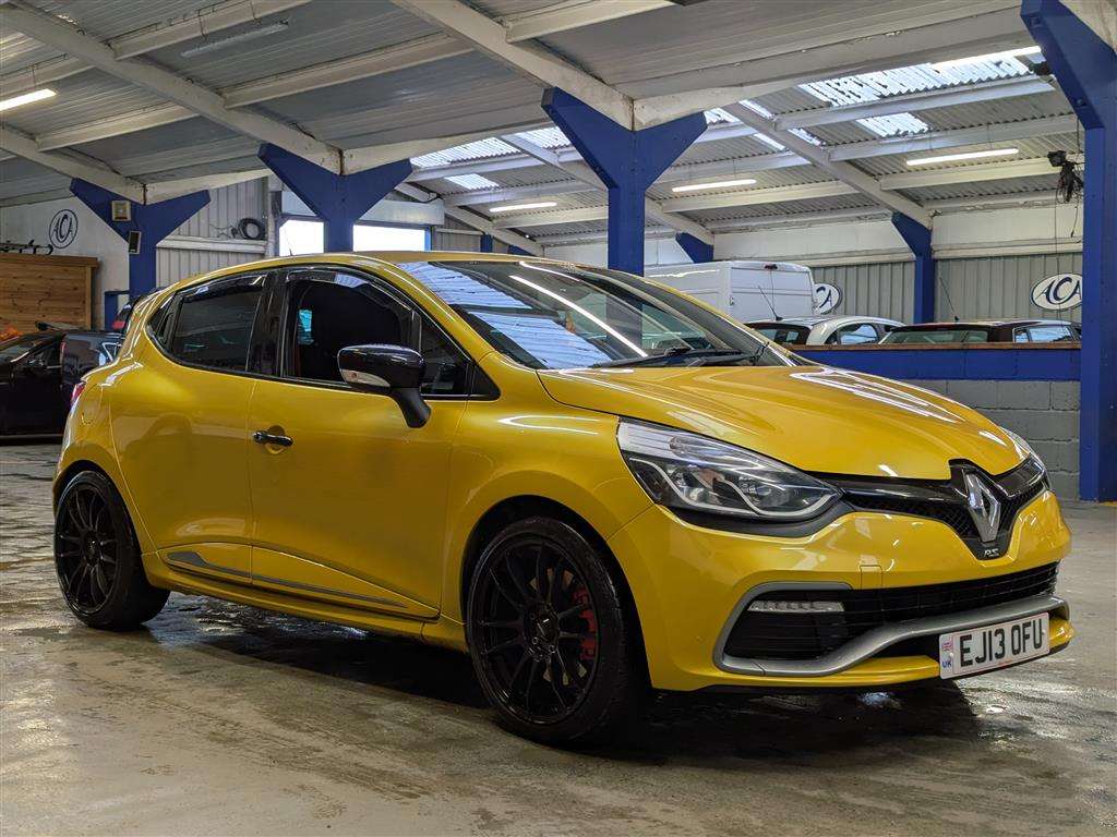 <p>2013 RENAULT CLIO RENAULTSPORT LUX AUT</p>