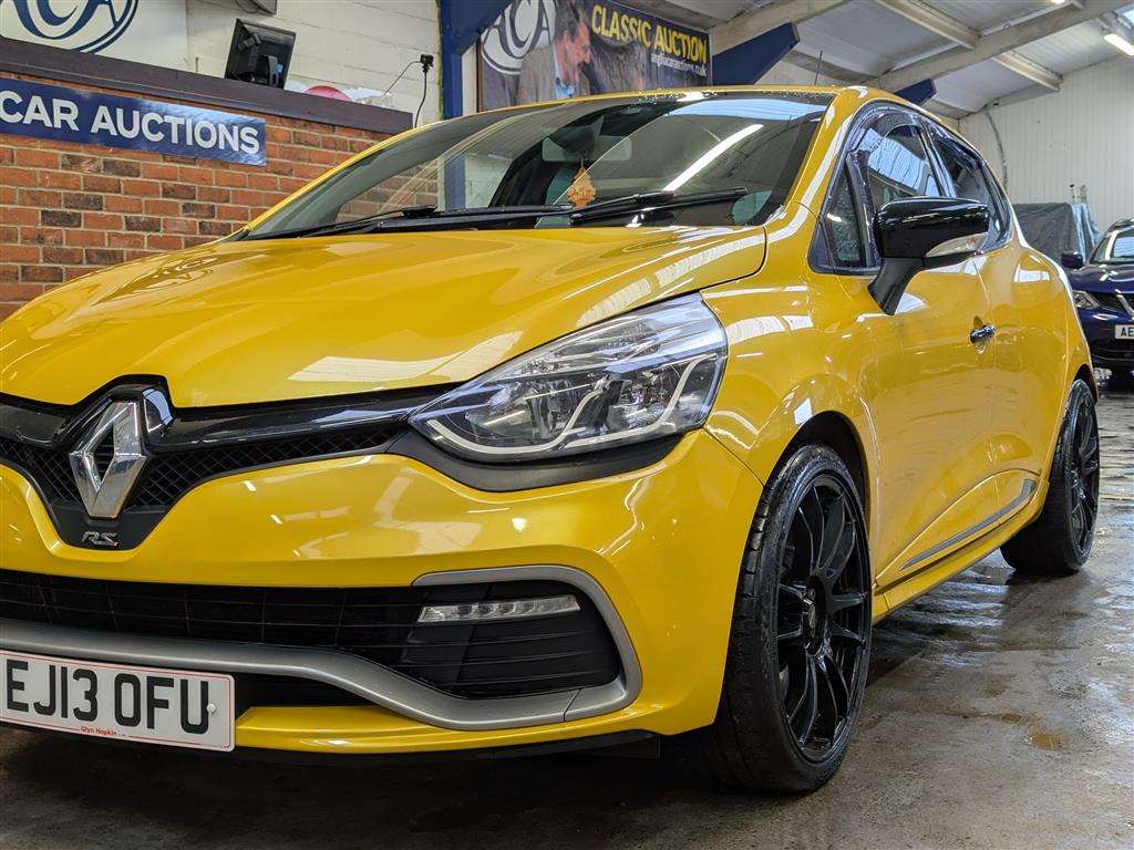 <p>2013 RENAULT CLIO RENAULTSPORT LUX AUT</p>