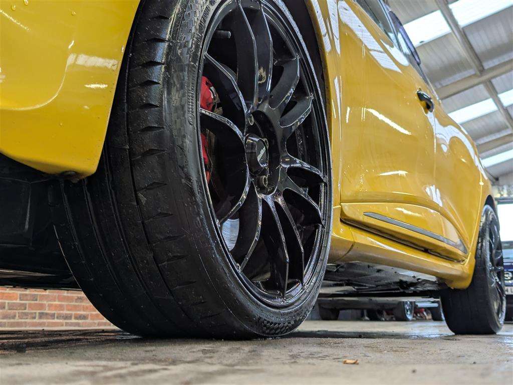 <p>2013 RENAULT CLIO RENAULTSPORT LUX AUT</p>