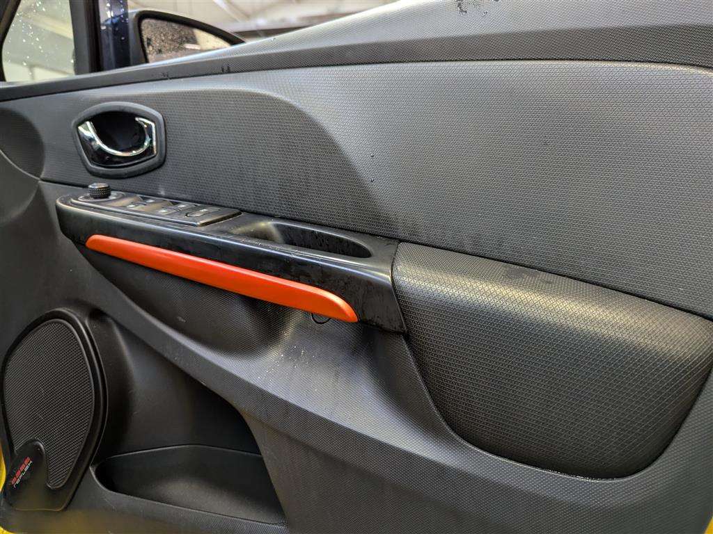 <p>2013 RENAULT CLIO RENAULTSPORT LUX AUT</p>