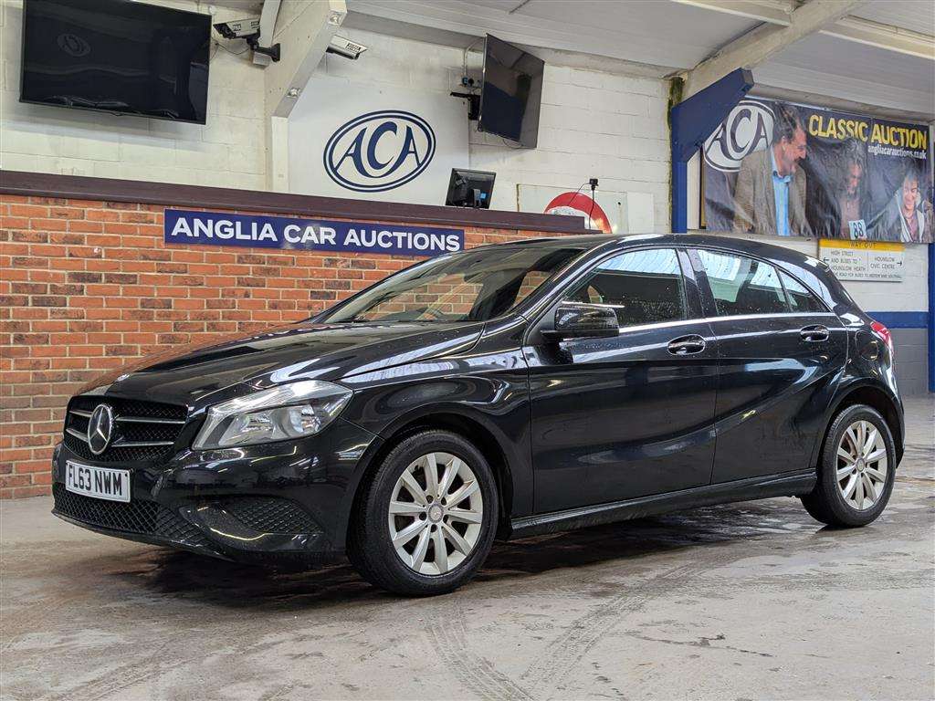 <p>2013 MERCEDES-BENZ A180 BLUEEFFICIENCY SE CD</p>