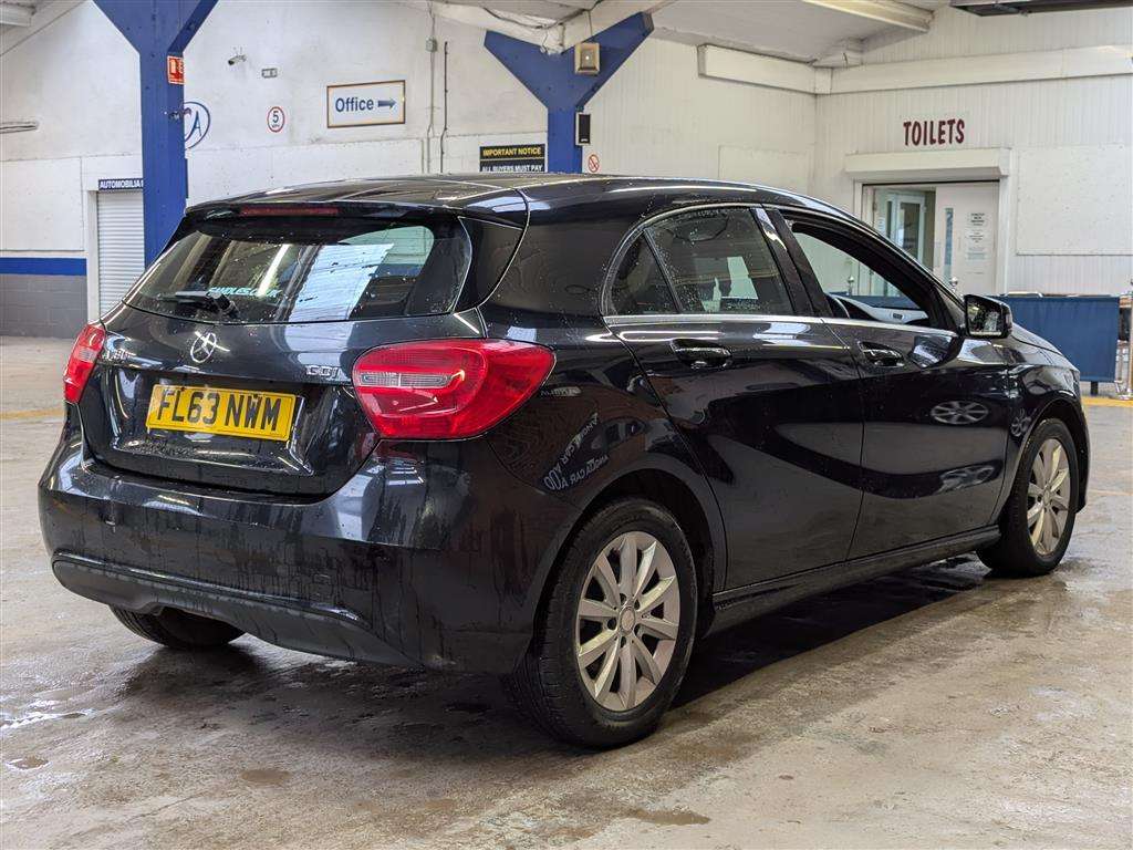 <p>2013 MERCEDES-BENZ A180 BLUEEFFICIENCY SE CD</p>