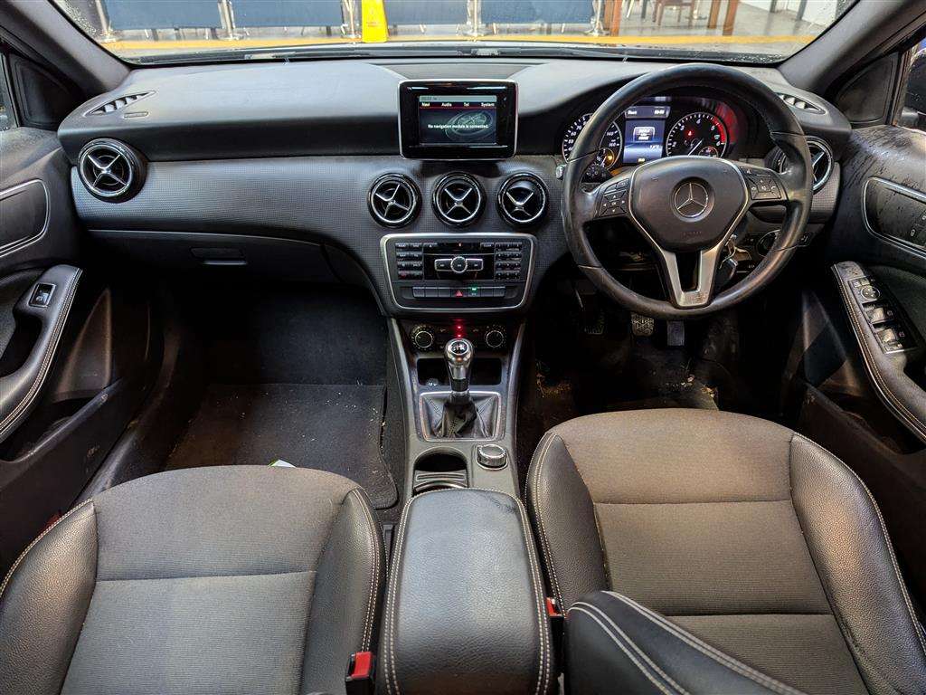 <p>2013 MERCEDES-BENZ A180 BLUEEFFICIENCY SE CD</p>