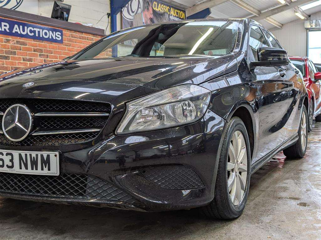 <p>2013 MERCEDES-BENZ A180 BLUEEFFICIENCY SE CD</p>