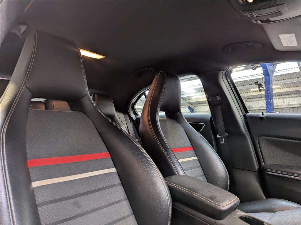 <p>2013 MERCEDES-BENZ A180 BLUEEFFICIENCY SE CD</p>