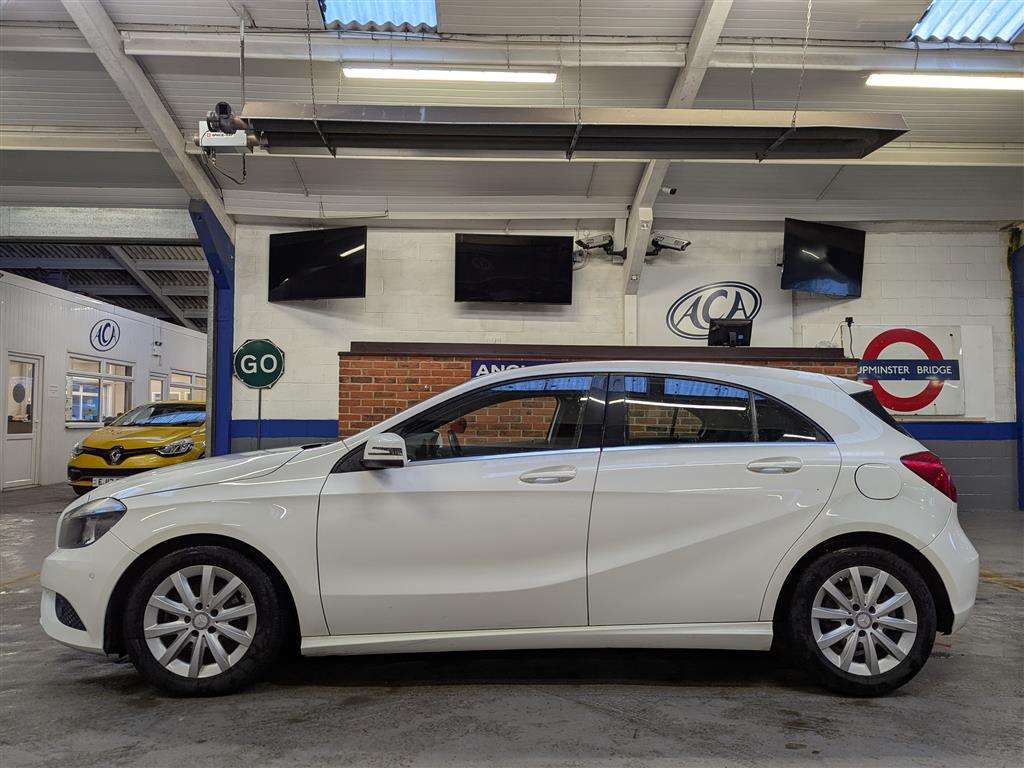 <p>2014 MERCEDES-BENZ A180 SE ECO CDI</p>
